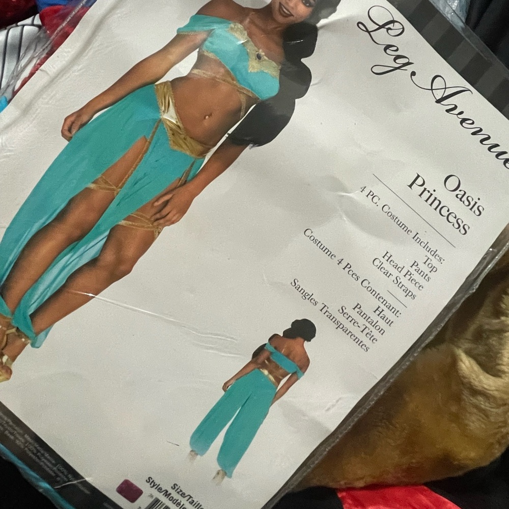 Sexy halloween costume Jasmine
